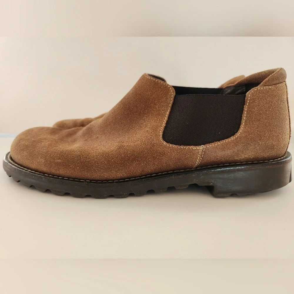 Donald J Pliner size 11 M slip on suede shoe in great used condition